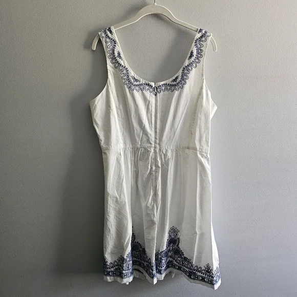 Vineyard Vines White Embroidered Dress 14